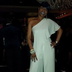 Meet your Posher, Maxine